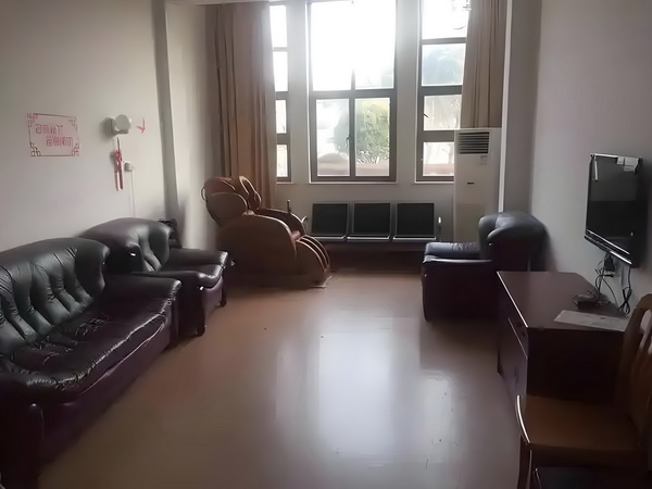 外地本科生入户深圳_《凡人修仙传》开播，展现平凡少年成长之旅 接触到了互联网人士